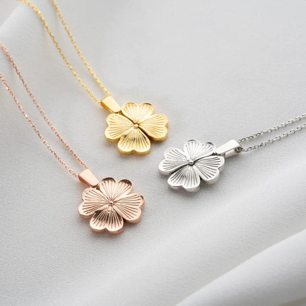 Custom Clover Necklace with Secret Engraving – A Thoughtful Gift for Women