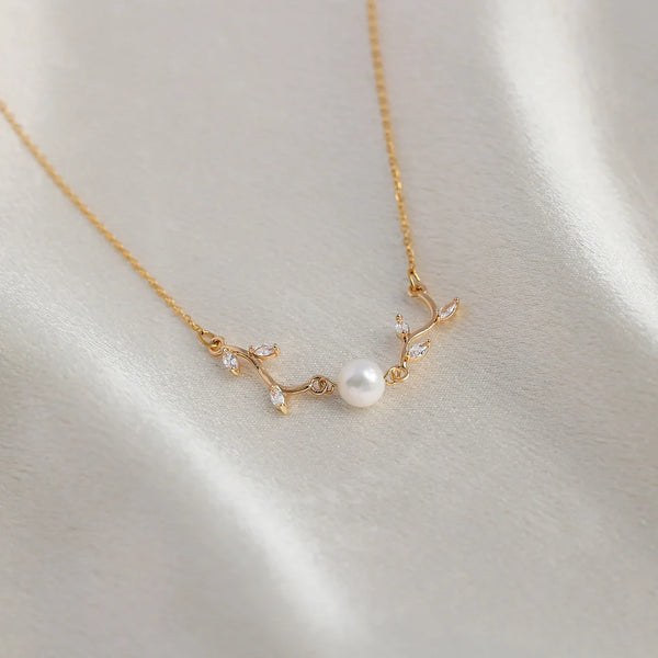 Diamond Leaf Pearl Necklace – A Perfect Blend of Nature and Elegance